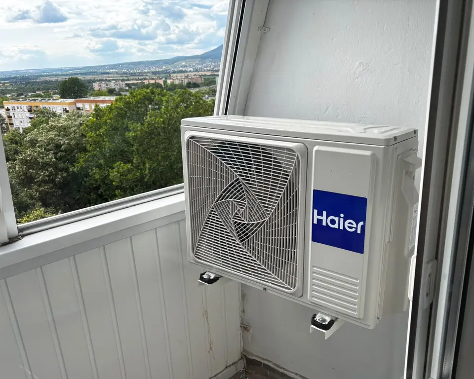 Haier kültéri egység erkélyen